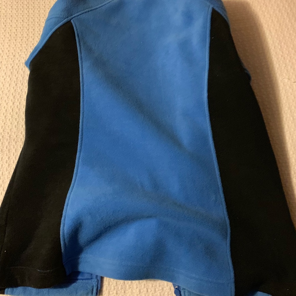 It a blue and black Colombia